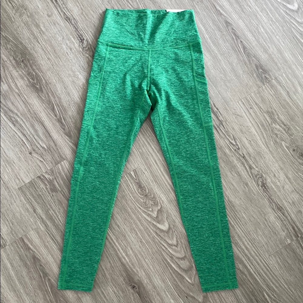 037. Aerie Offline Green Leggings